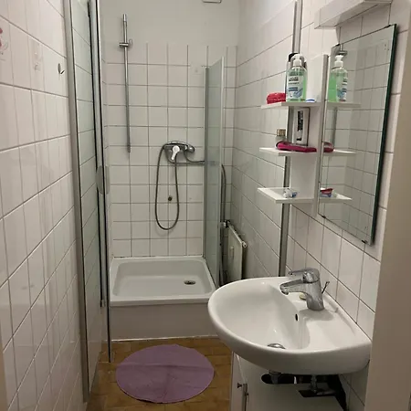 Monteurzimmer 1, Wuerzburg, Gerbrunn, Gemeinschaft Kueche, Wc, Dusche Gerbrunn