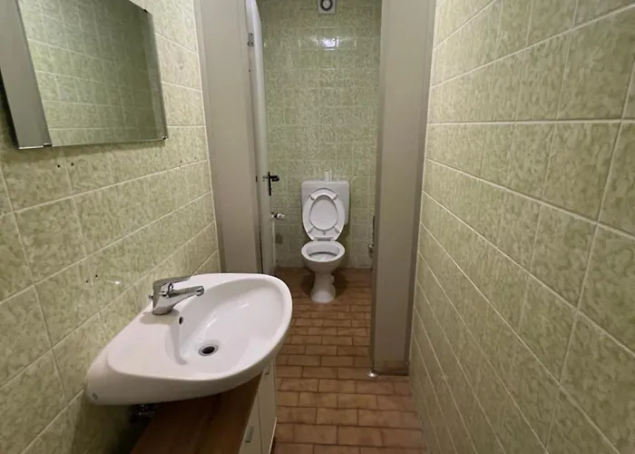 Monteurzimmer 1, Wuerzburg, Gerbrunn, Gemeinschaft Kueche, Wc, Dusche شقة