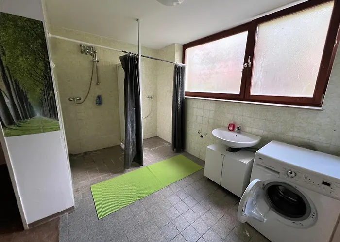 Monteurzimmer 1, Wuerzburg, Gerbrunn, Gemeinschaft Kueche, Wc, Dusche